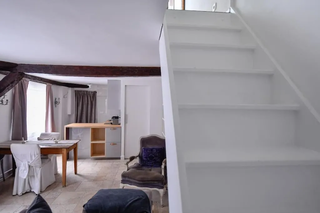 Saint-Germain-Des-Pres In Paris Apartment